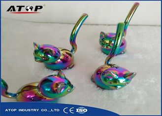 China ENCIMA de la máquina de capa del vacío PVD de las decoraciones del gato de la fortuna de la aleación de aluminio proveedor